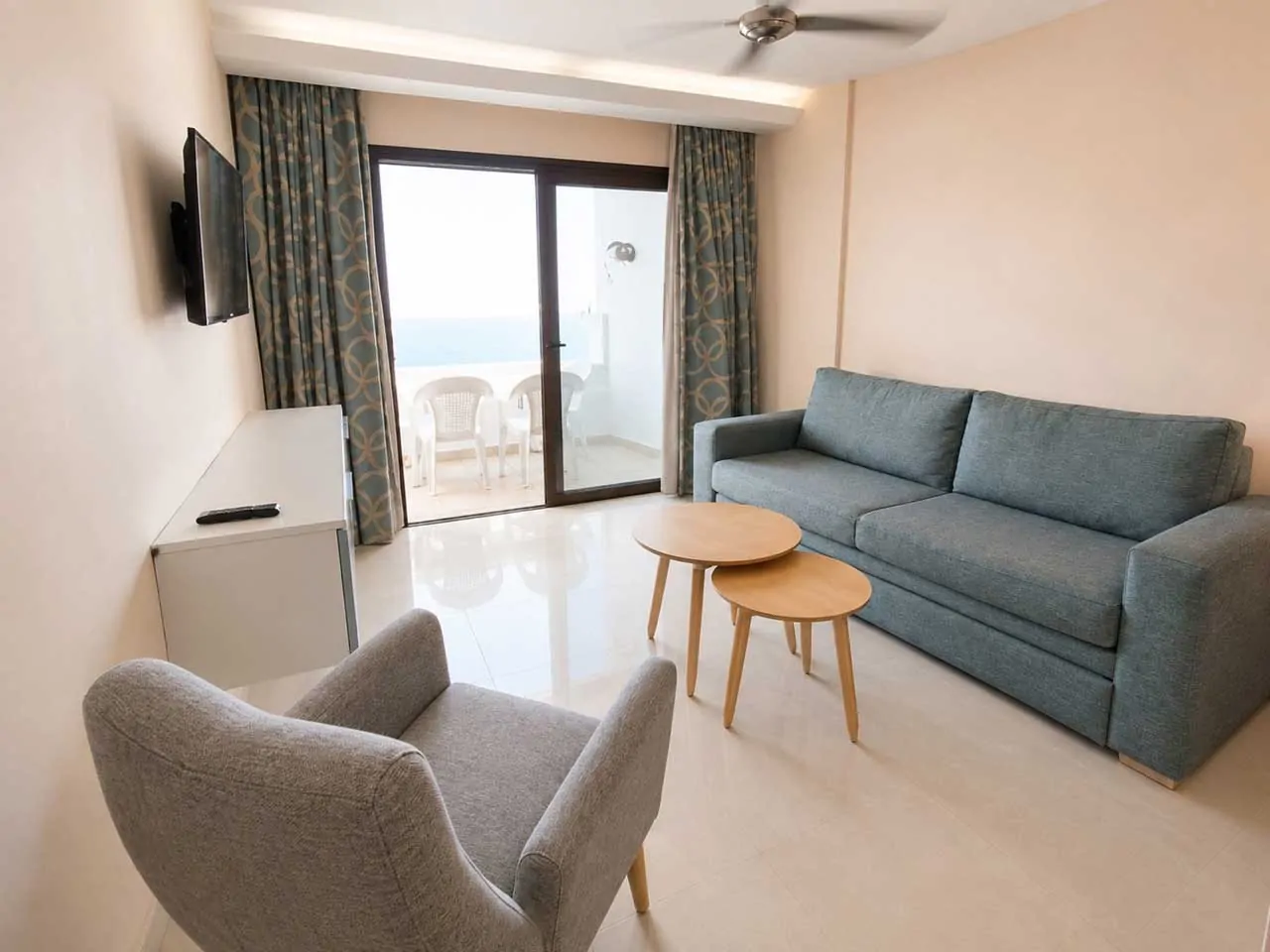 Apartment Pearly Grey