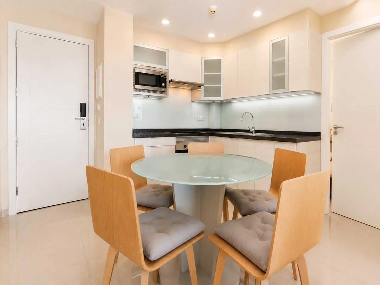 Apartment Pearly Grey