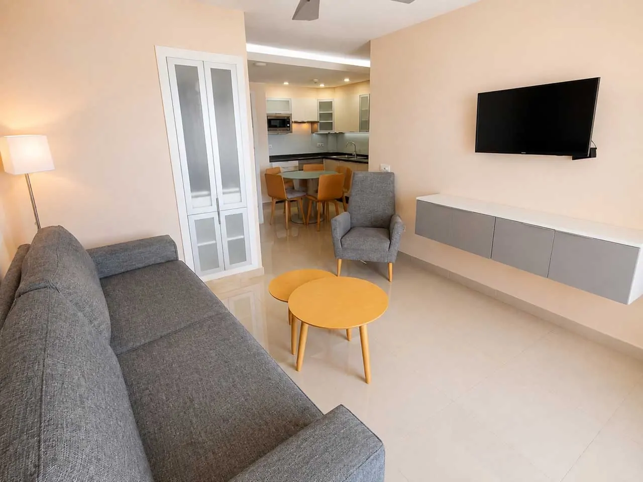 Apartment Pearly Grey
