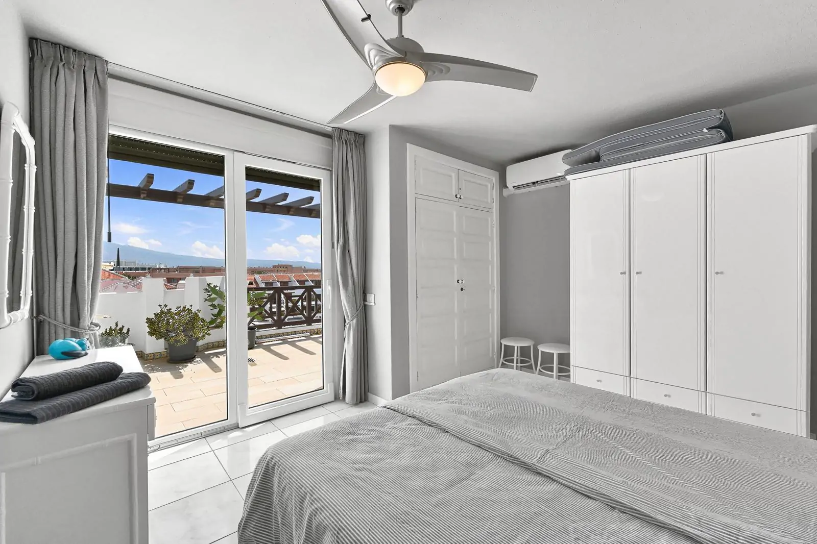 Apartment Blue Horizon